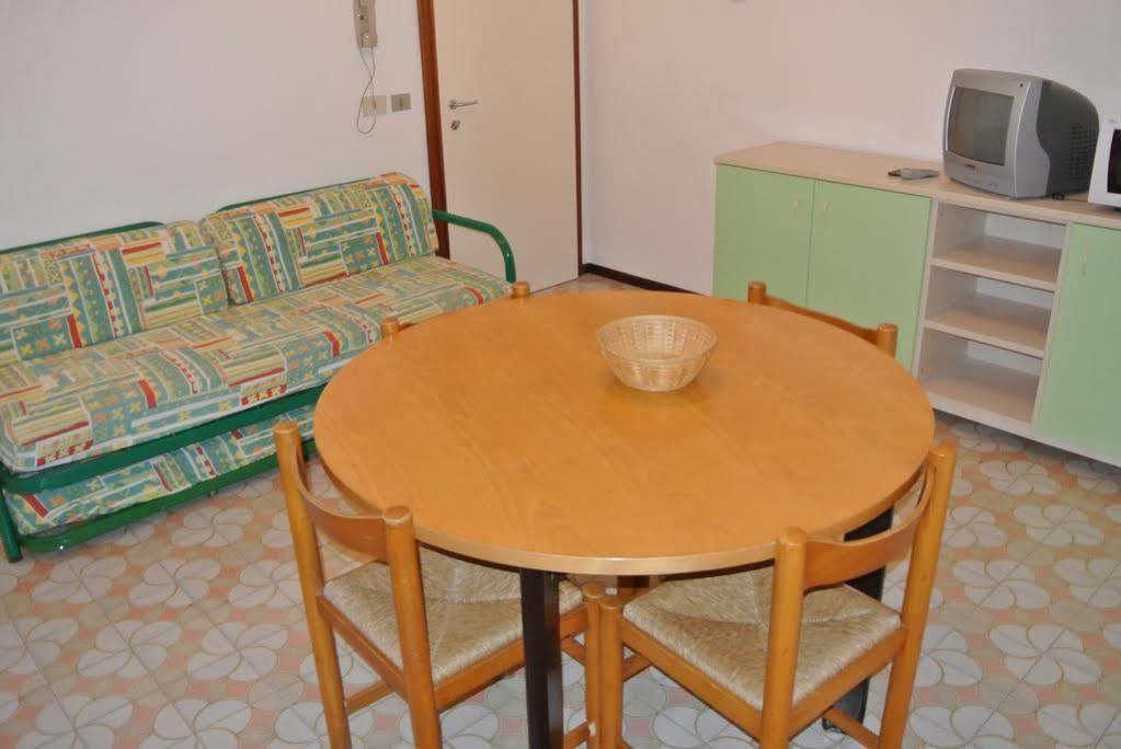 Condominio Ivelca Lignano Sabbiadoro Buitenkant foto