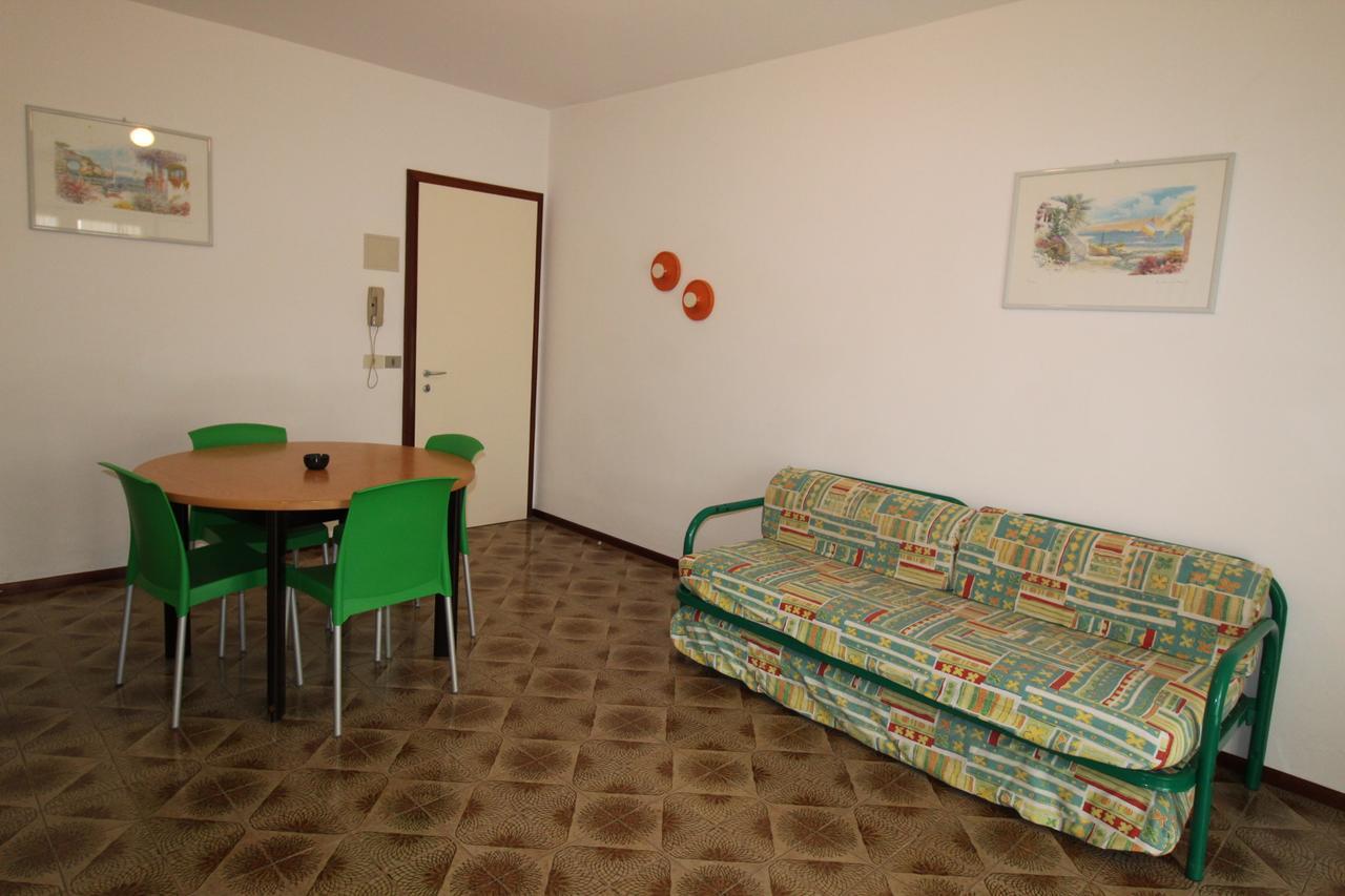 Condominio Ivelca Lignano Sabbiadoro Buitenkant foto